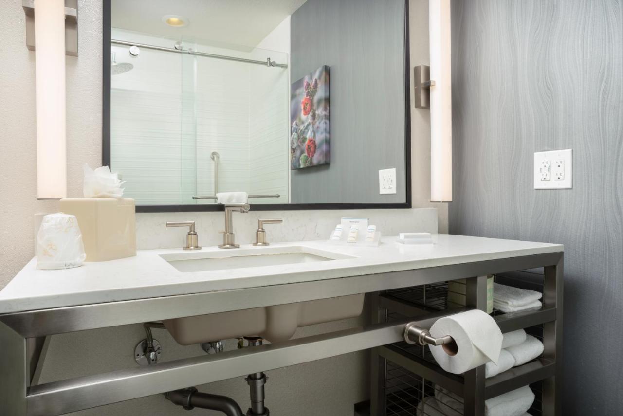 Hilton Garden Inn Phoenix Airport Ngoại thất bức ảnh