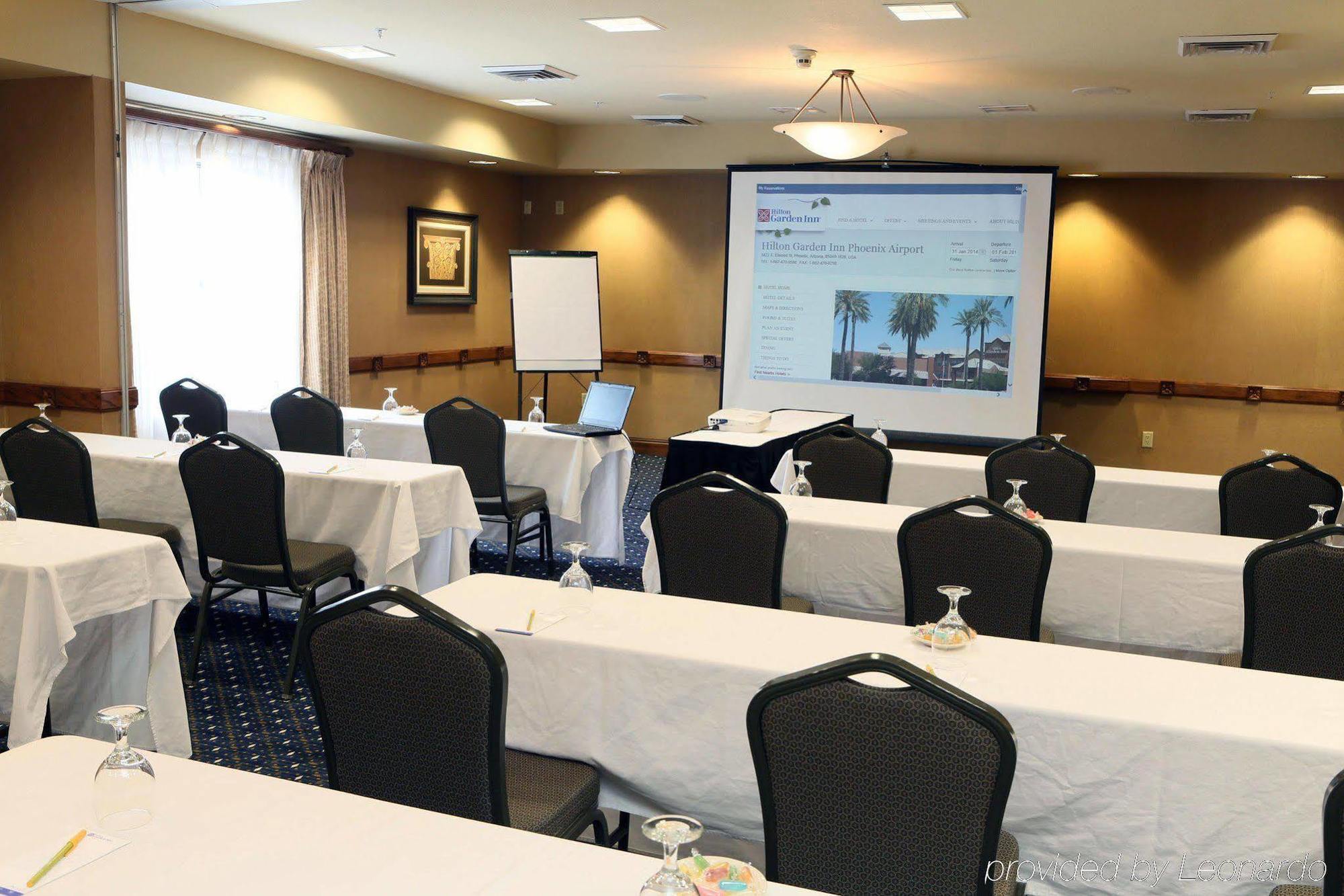 Hilton Garden Inn Phoenix Airport Ngoại thất bức ảnh